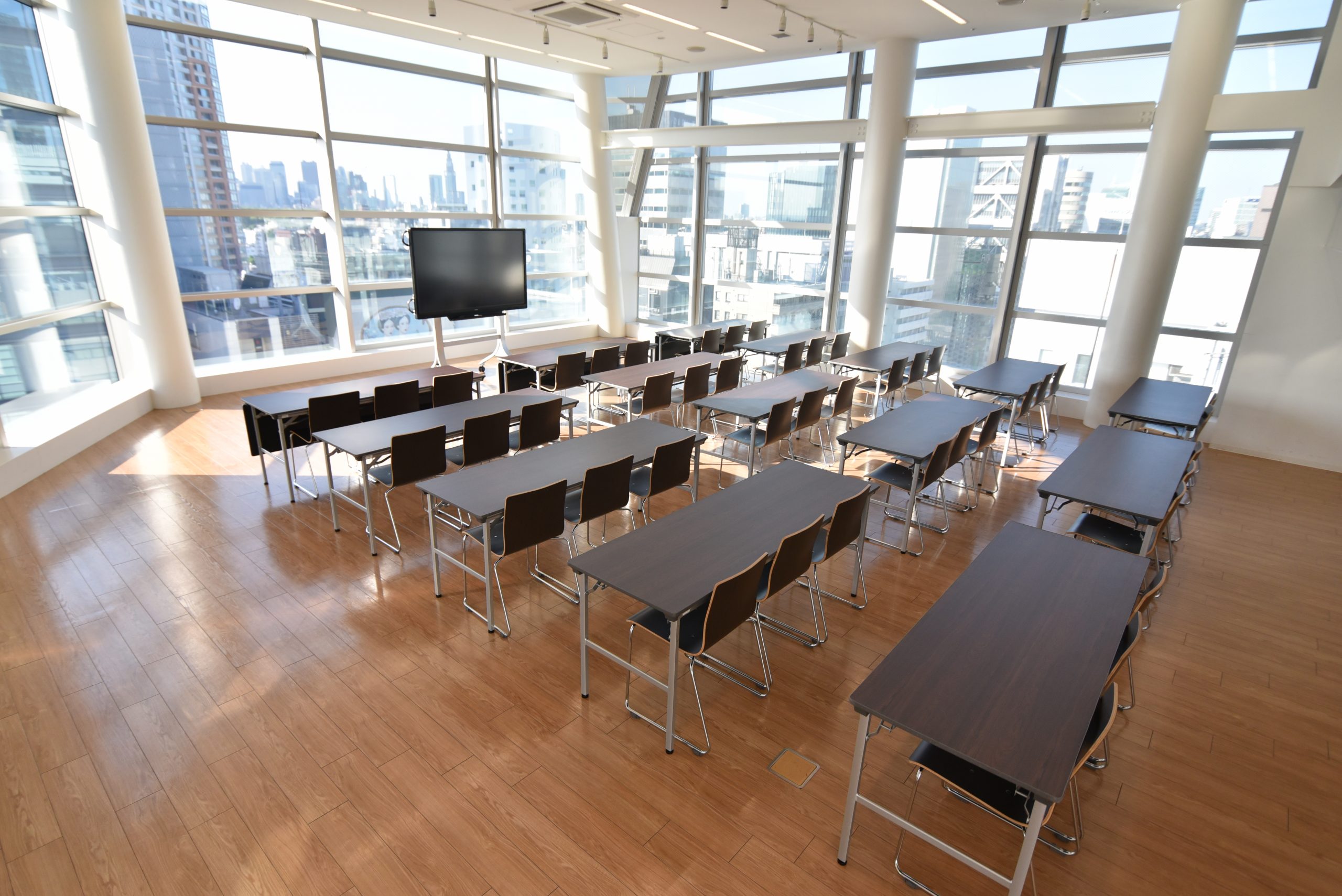 渋谷】QUARTZ GALLERY 9F｜貸し会議室・レンタルスペースならTIME