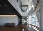 開放的な空間 - QUARTZ GALLERY 10Fの写真