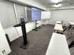 【マイク付き司会台、モニターなど無料備品が充実】 - TIME SHARING 茅場町 岡本ビルの写真