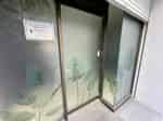 【1度建物の外に出ていただき、自動ドアの入口から入っていただくと女性用洋式トイレもございます】 - TIME SHARING 秋葉原 和泉ビル203の写真