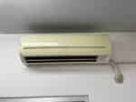 【室内に専用エアコンがあるので温度設定を自由に変更可能です。リモコンはモニター台にあります】 - TIME SHARING 秋葉原 和泉ビル203の写真