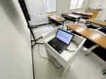 【モニターから出ているHDMIケーブルとお手持ちの機器を繋げるだけで簡単に映ります!】 - TIME SHARING 秋葉原 和泉ビル205の写真