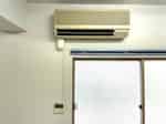 【室内に専用エアコンがあるので温度設定を自由に変更可能です。リモコンはエアコン下の壁にあります】 - TIME SHARING 秋葉原 和泉ビル205の写真