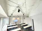 【真っ白な壁×剥き出しの天井×レールライトがおしゃれな空間】 - TIME SHARING 六本木 第6DMJビル 4Eの写真