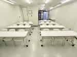 【白で統一されたシンプルな会議室です】 - TIME SHARING 神保町 樋谷ビル5Aの写真