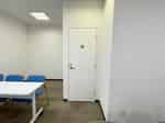 【会議室の後方に男女共用トイレがございます】 - TIME SHARING 代々木駅西口前の写真