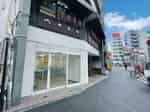 【駅前の路面店なので人通りが多く、様々な用途でお使いいただけます】 - TIME SHARING 代々木駅西口前の写真