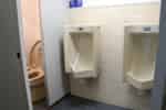 【階段下に男性トイレがございます】 - TIME SHARING 六本木 第6DMJビル 4Bの写真