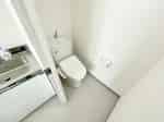 【室内に男女共用トイレが1つございます】 - TIME SHARING 新宿御苑前 オリエント新宿1001の写真