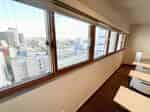 【窓枠も木枠になっていてナチュラルでおしゃれ♪】 - TIME SHARING 四谷8Cの写真