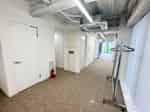 【トイレは会議室エリアの手前、流し台の横にございます】 - TIME SHARING 茅場町 FF日本橋茅場町ビル4Fの写真