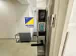 【8階共用扉の電子錠を開錠し、中にお入りください。※会議室に鍵はありません】 - TIME SHARING 四谷8Cの写真