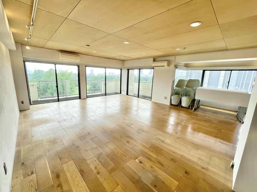 【会議用備品を入れると、広々とした空間になります】 - TIME SHARING 新宿御苑前 壱丁目参番館1001の写真
