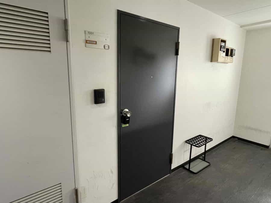 【スペース入口扉・傘立て】 - TIME SHARING 新宿御苑前 壱丁目参番館1001の写真