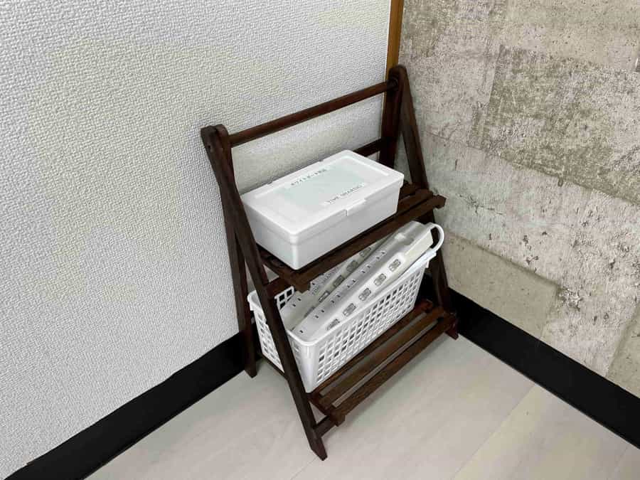 【ホワイトボードマーカーの予備・延長コードは、モニター近くのラックに置いています】 - TIME SHARING 秋葉原 和泉ビル203の写真