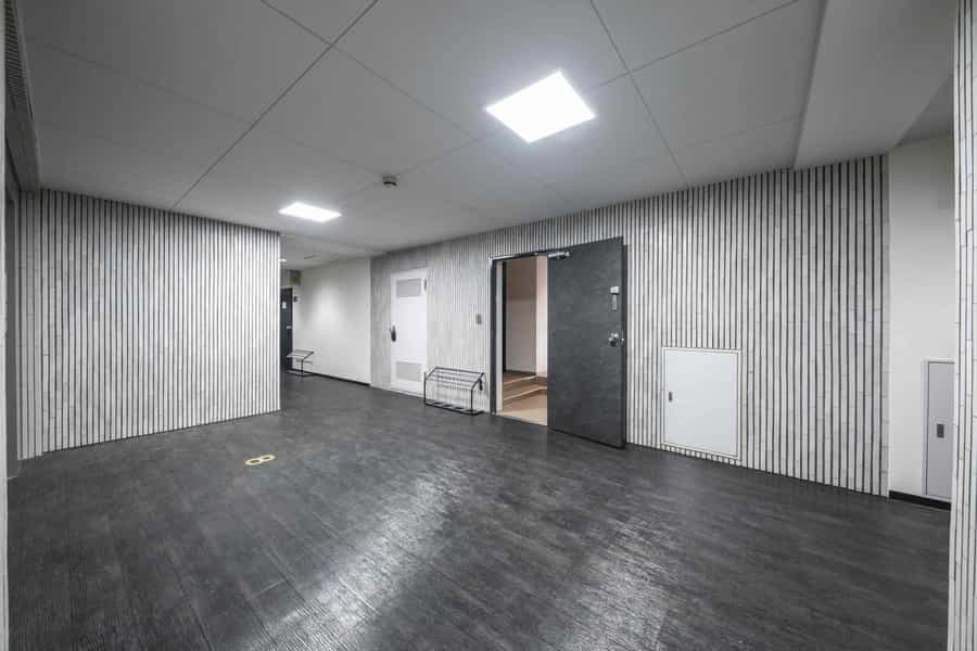 【スペース入口扉・傘立て】 - TIME SHARING 新宿御苑前 壱丁目参番館8Aの写真