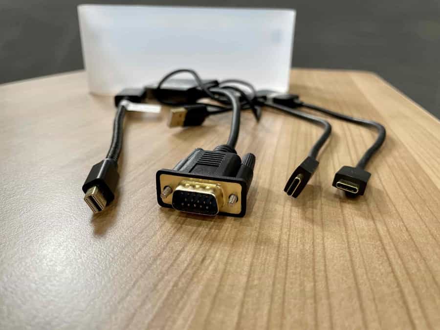 【VGA、タイプC、ThunderboltのHDMI変換機もご用意しております】 - TIME SHARING 渋谷神南3Aの写真