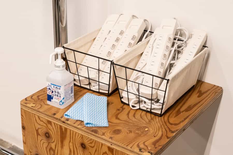 【後方の備品台には除菌スプレーをご用意しています】 - TIME SHARING 渋谷神南2Bの写真