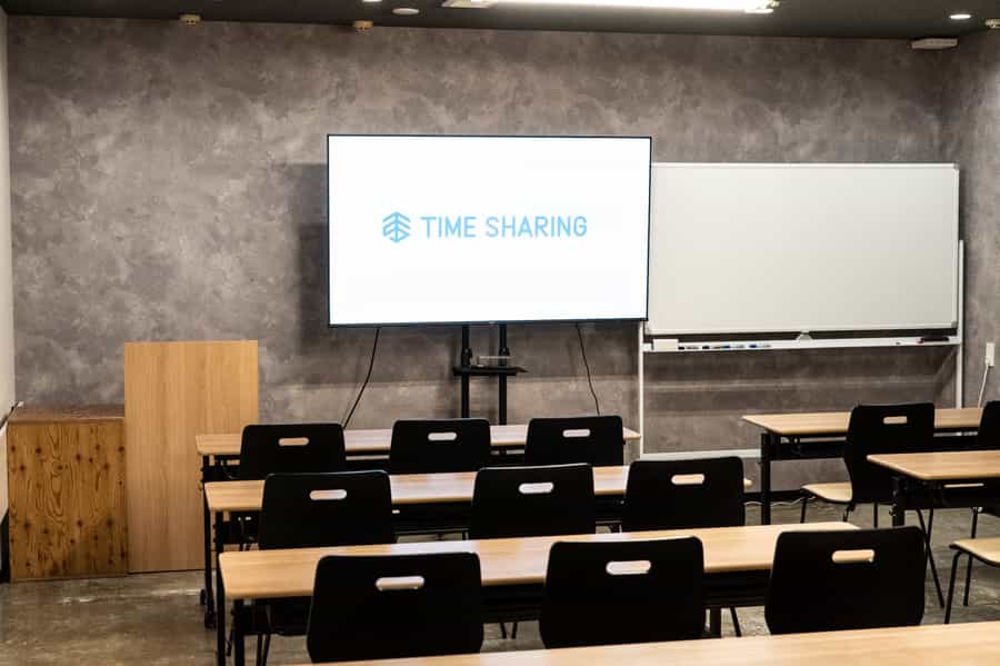 【75インチモニター、ホワイトボード、司会台など備品が充実!(一部有料備品有)】 - TIME SHARING 渋谷神南2Aの写真