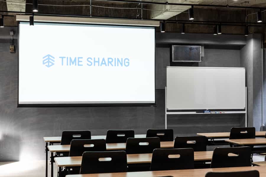 【プロジェクターの映像を120インチスクリーンに投影出来ます!】 - TIME SHARING 渋谷神南3Aの写真