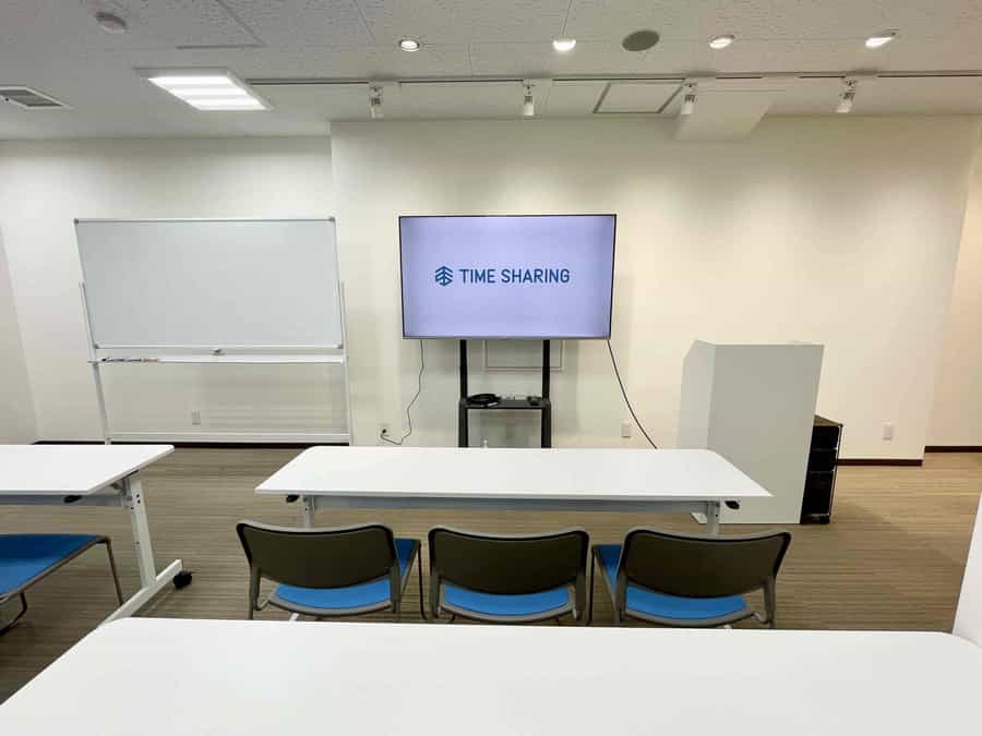【65インチモニター、ホワイトボード、司会台を無料でお使いいただけます】 - TIME SHARING 代々木駅西口前の写真