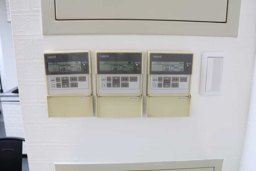 エアコンスイッチは室内にあり自由に調節できます - TIME SHARING 新橋駅日比谷口前の写真