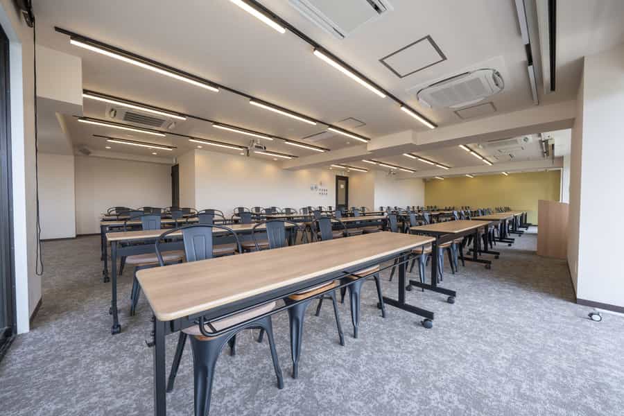 【横長なので大人数でも使いやすいレイアウトです】 - TIME SHARING 新宿御苑前 壱丁目参番館8Aの写真