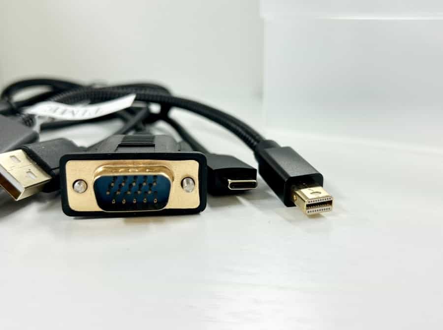 【タイプC、Thunderbolt、VGAのHDMI変換機もご用意しております】 - TIME SHARING 飯田橋 第二東文堂ビル 7Fの写真