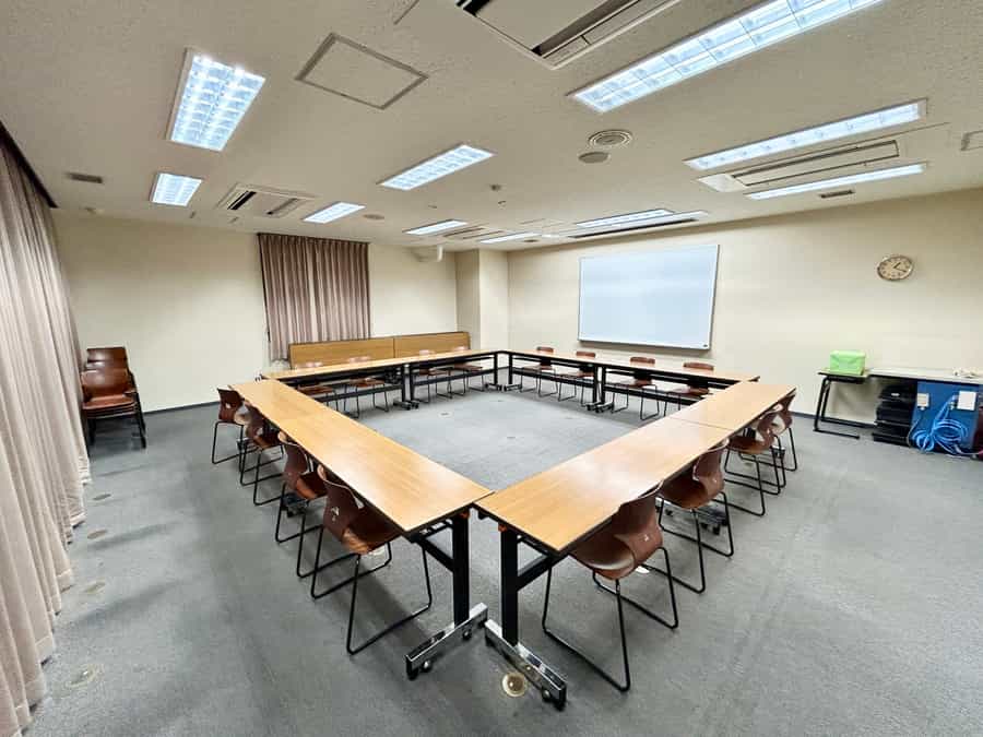 【レイアウト変更可能です】- 東京YWCA(御茶ノ水)貸し会議室 217室 -