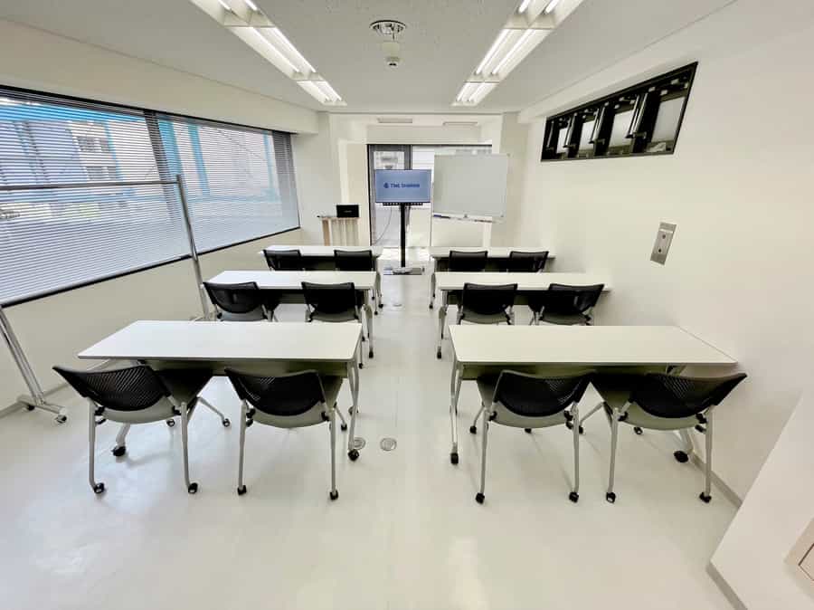 【水道橋駅より徒歩1分!12名収容のリーズナブルな会議室♪】 - TIME SHARING 水道橋 三崎町TSビル 4Fの写真