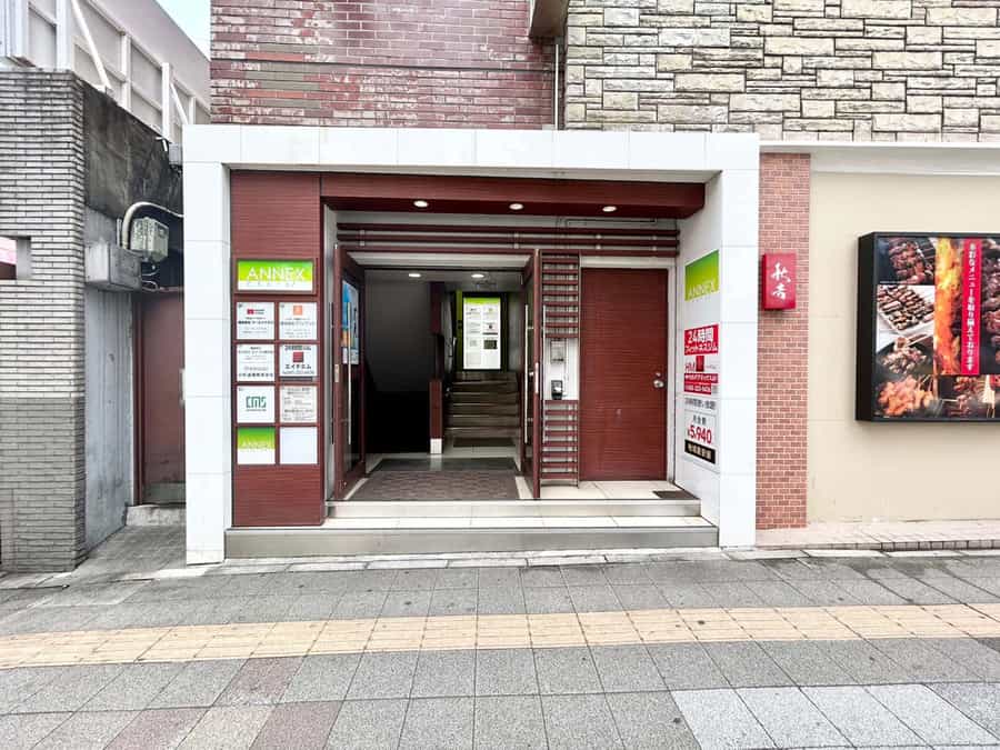 【階段を上がった先にエレベーターがあります】 - TIME SHARING 横浜関内 セルテアネックス 3Aの写真