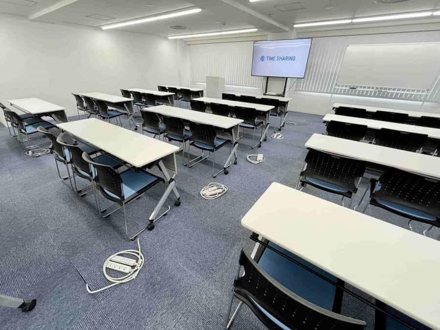 【床に複数の電源タップがございます。※電源タップの場所はレイアウト図をご覧ください】 - TIME SHARING 新宿8Aの写真