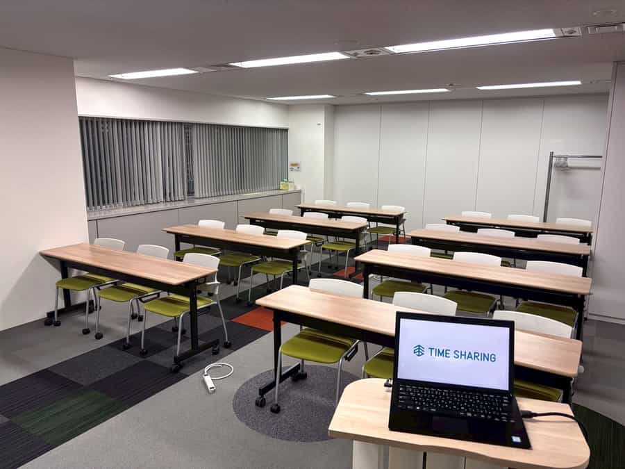 【スクール形式24名着席可能！】