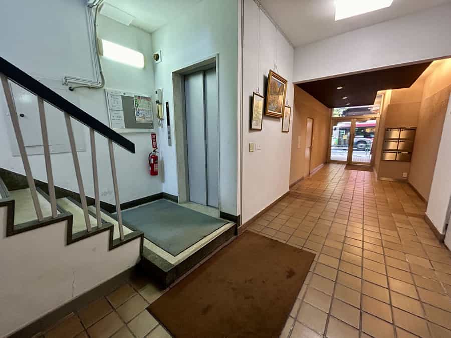 【共用部・エレベーターホール】 - TIME SHARING 新宿御苑 東弥ビル5Fの写真