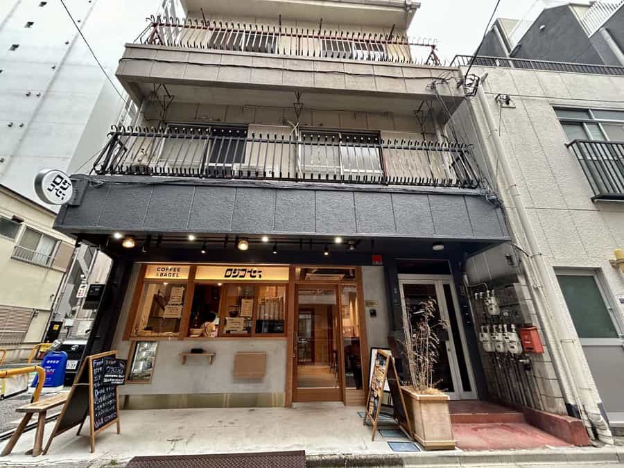 【ビル外観は『ロジコーヒー、』の看板が目印です】 - 錦糸町 ロジコーヒー、 Meeting Roomの写真