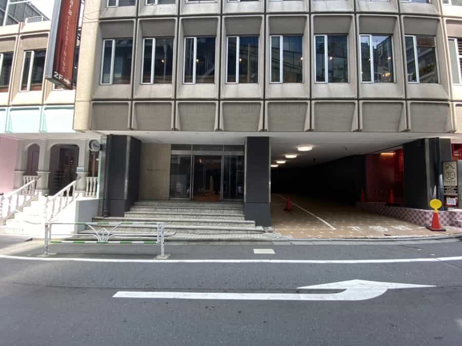 建物メイン入口 - TIME SHARING 渋谷ワールド宇田川ビル7Bの写真