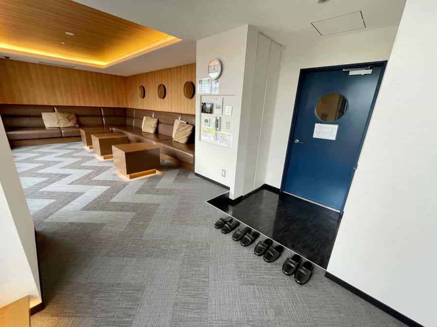 【土足禁止:入口でお靴を脱いでいただきます】 - ザ・パークハビオ新宿 屋上スペースの写真