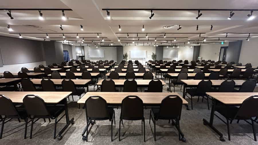 スクール形式144名着席可能 - TIME SHARING 新宿4Aの写真