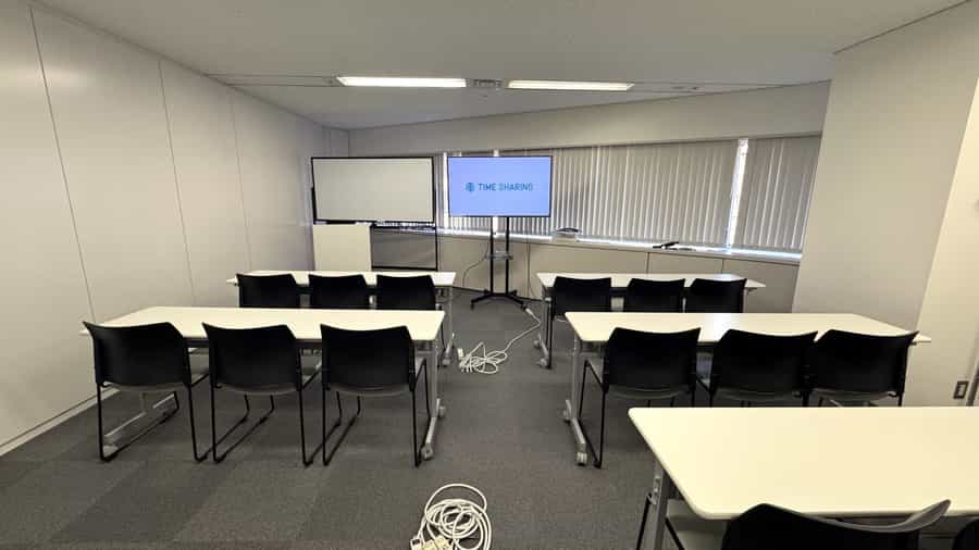 【会議室内の備品は無料でご利用いただけます】