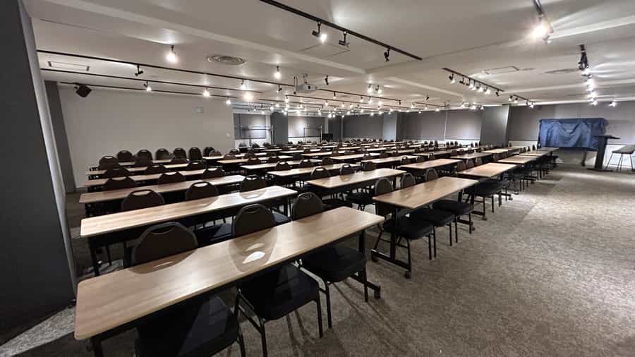 スクール形式144名着席可能 - TIME SHARING 新宿4Aの写真