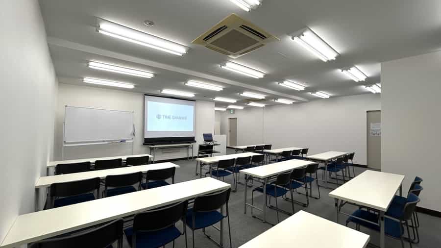 【スクール形式で30名着席可能です!】