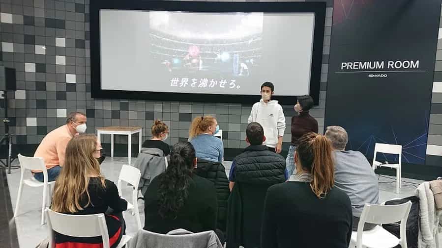 プロジェクターを使用した講演会