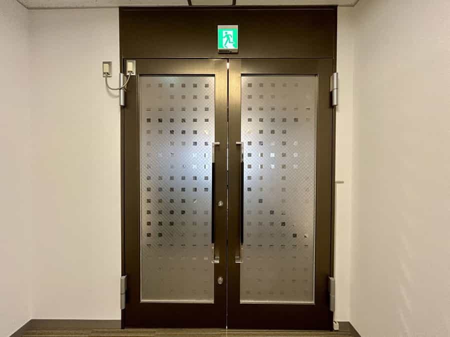 【オートロックのため、一時退出時は必ずカードキーをお持ちください】
