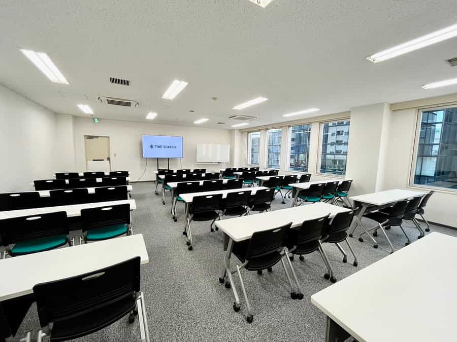 【スクール形式で63名着席可能】- TIME SHARING 京橋 SC新京橋ビル 7Cの写真