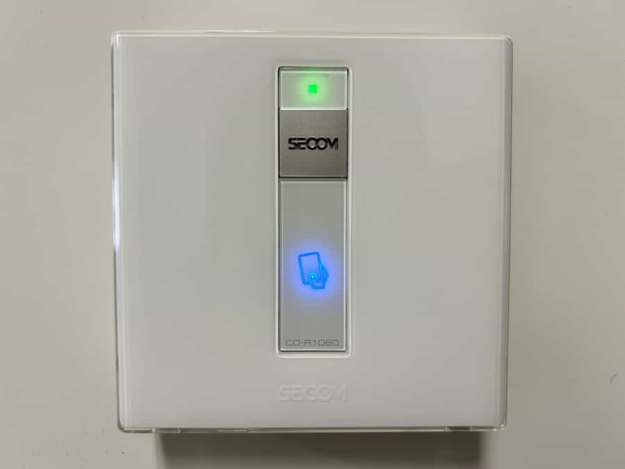 【退室時の施錠はSECOMボタンを5秒以上長押しをして点滅＆アラームがなってからカードキーを当てることでセキュリティが掛かります】