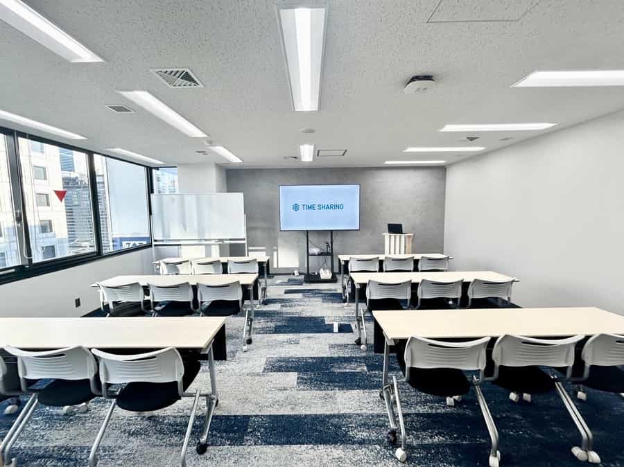 【横浜駅より徒歩1分！最大18名収容の綺麗な会議室が登場♪】 - エキスパートオフィス横浜 501の写真