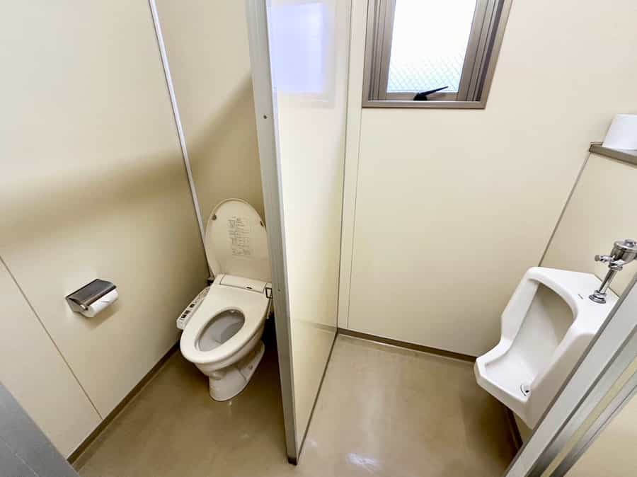 【男子トイレ:小便器1、個室1】 - TIME SHARING 御徒町 マツダビル4Fの写真