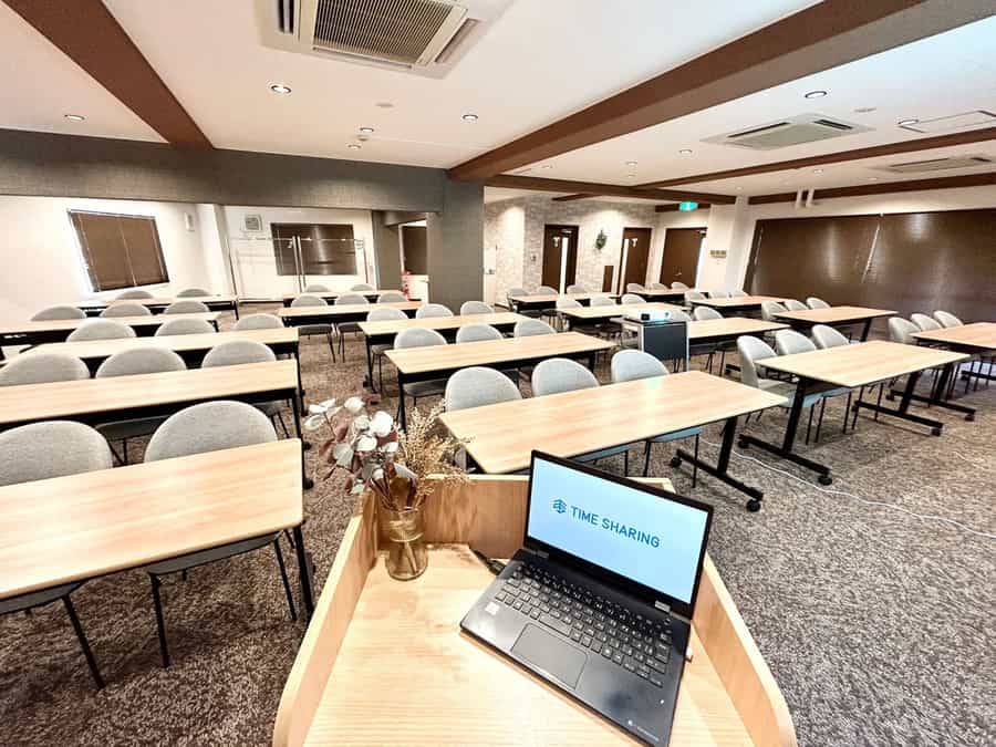 【司会台から全員とコミュニケーションが取れる距離】 - TIME SHARING 飯田橋 第二東文堂ビル 7Fの写真