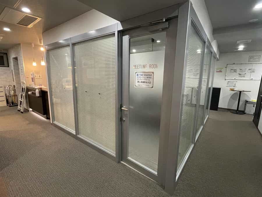 【スペース入口】 - TIME SHARING ビステーション新横浜 ミーティングルームの写真