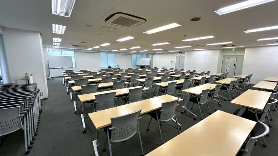 【ホワイトボード、演台、OAタップ、Wi-Fiは無料でご利用可能です!】